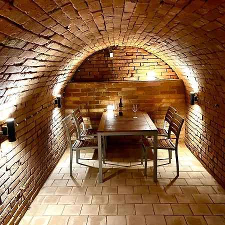U Ervina - Moderni Nad Tradicnim Sklepem Tatil Evi